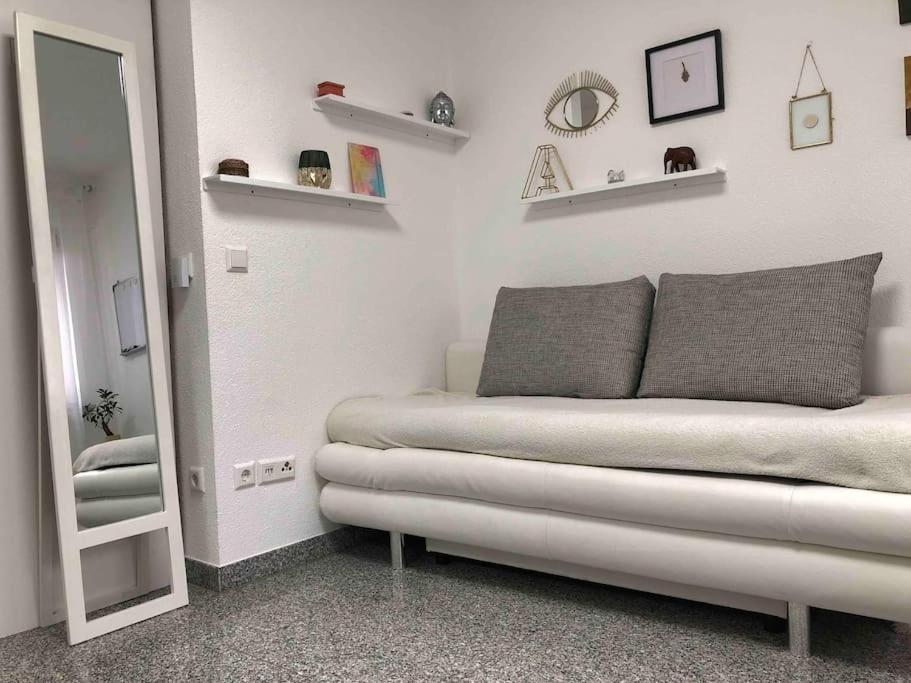 Neues Schoenes Studio, Zentral & Direkt An Der Rems Вайблинген Экстерьер фото